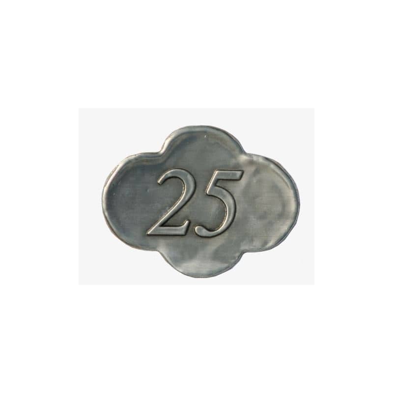 Cínová etiketa „25“, kov, strieborná farba Cínová etiketa „25“, kov, strieborná farba