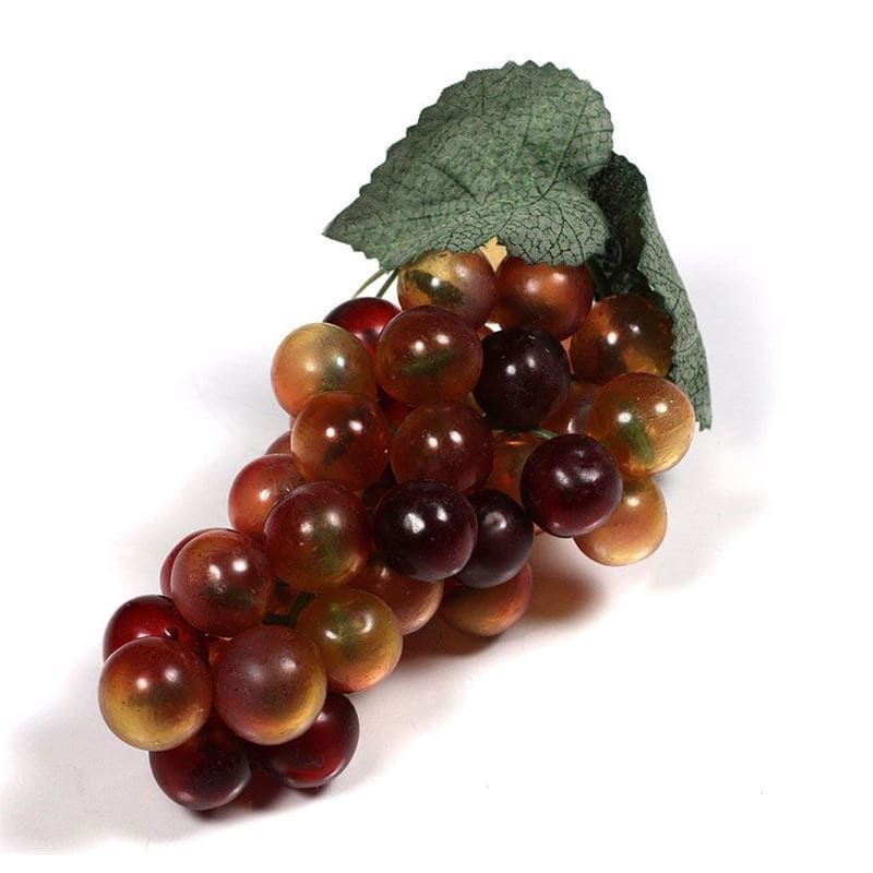 Plastové hrozno, červená farba
